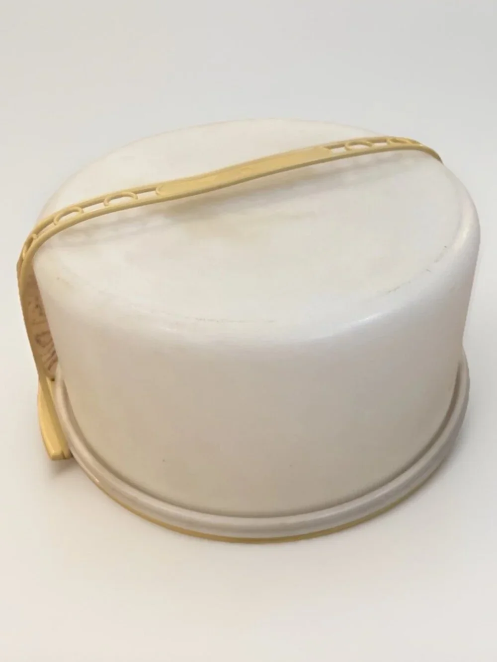 Vintage Tupperware Round Cake Taker Holder Carrier with Handle Yellow 1256-2